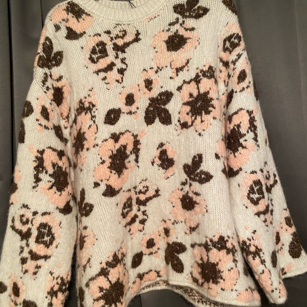 NWT Floral Zara Sweater